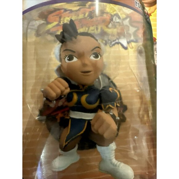 Street Fighter Chun Li Capcom Resaurus 1999 JR Round One Action Figure - Picture 2 of 7